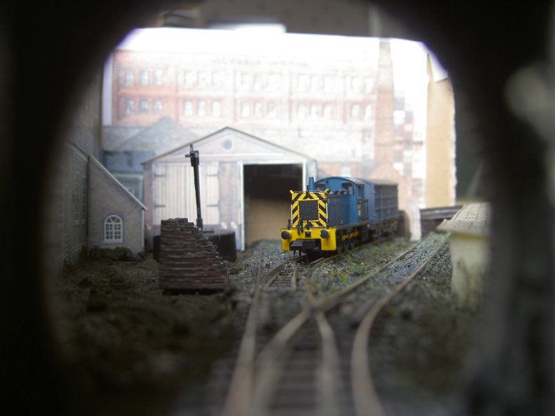[Picture of 04 through tunnel]
